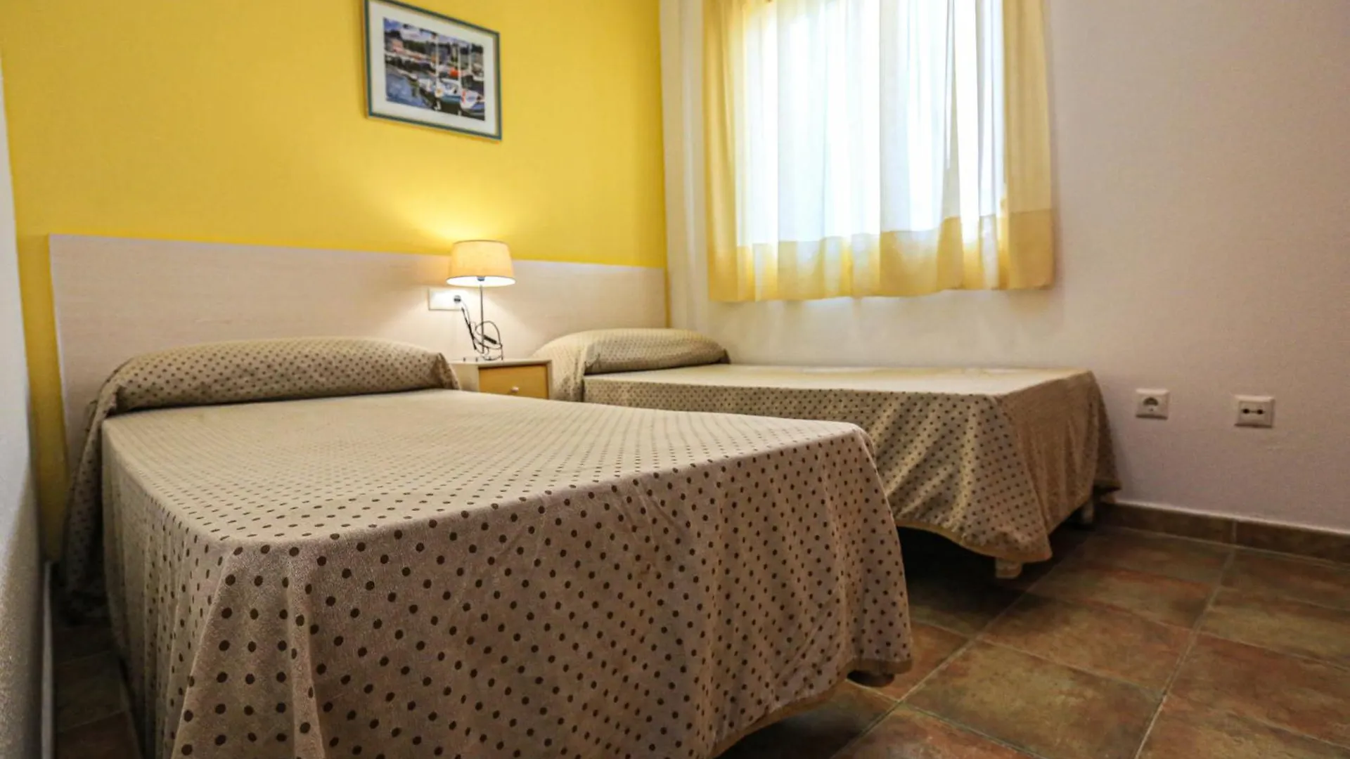 Litoral Costa Dorada - Las Cumbres Only Families سالو بيت للعطل