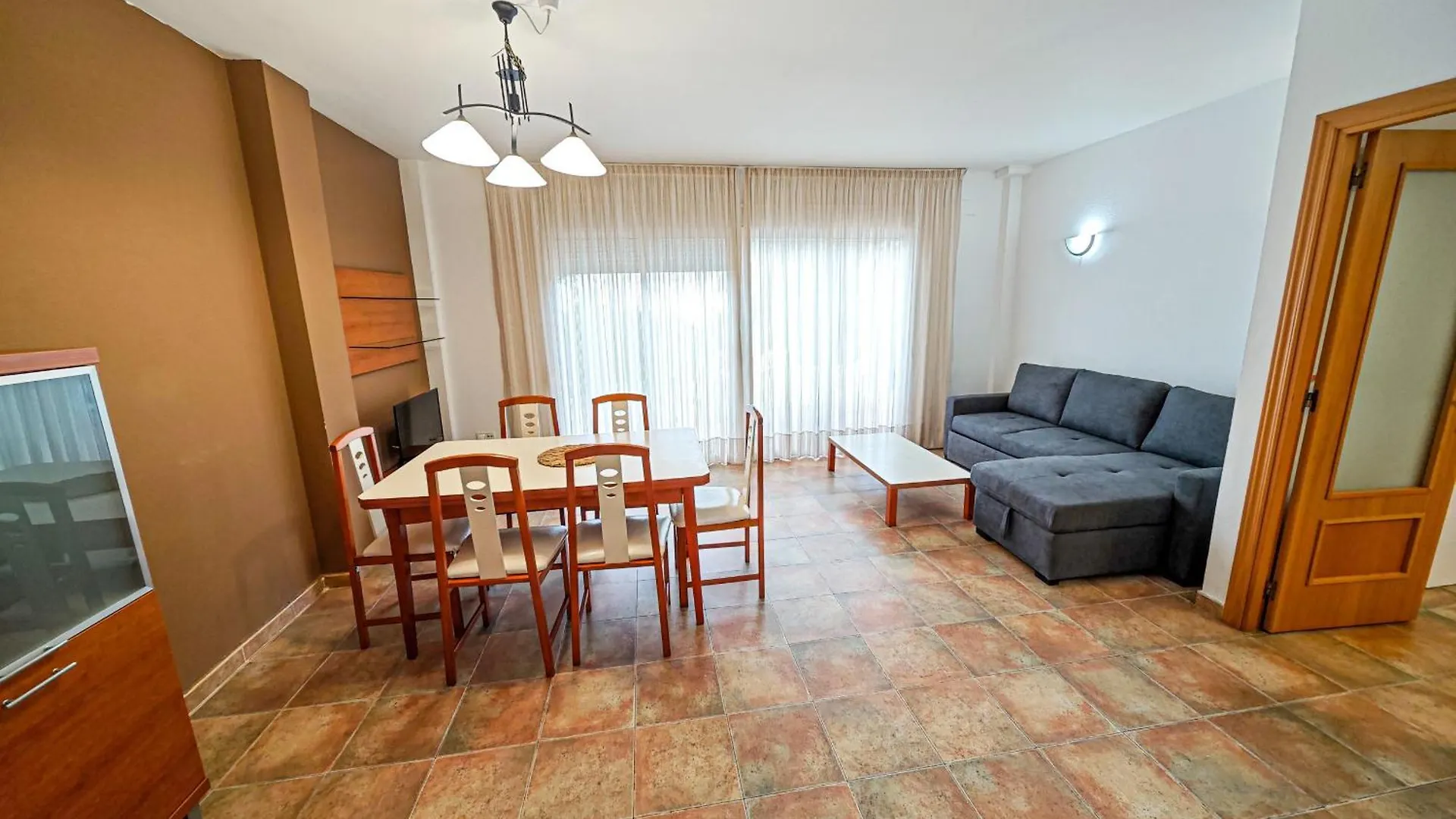 Litoral Costa Dorada - Las Cumbres Only Families سالو بيت للعطل